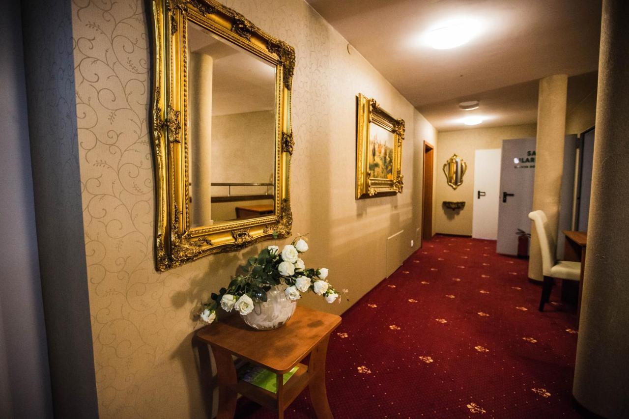 Orion Hotel Parczew Exterior foto